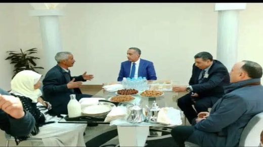 السيد عبد اللطيف الحموشي يحل بأبي الجعد لتقديم واجب العزاء لعائلة الشرطي المتوفي أثناء تدخل أمني